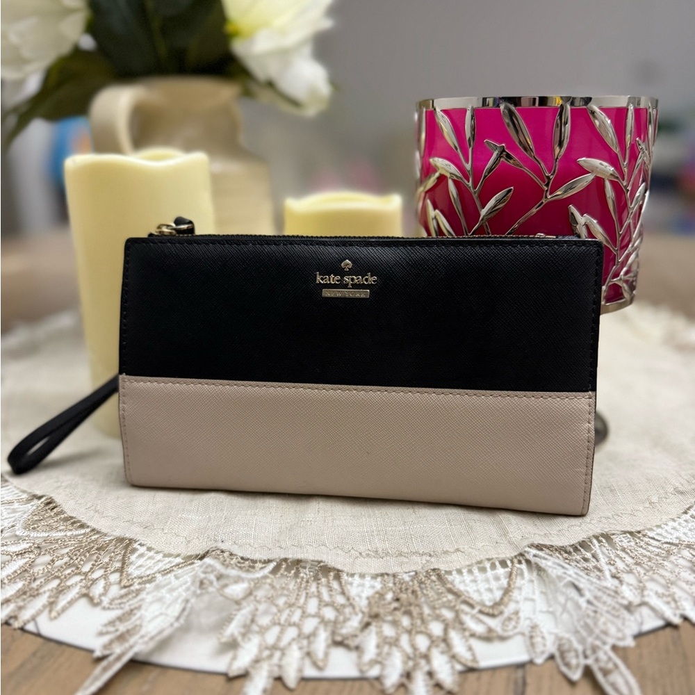 Kate Spade Black and Tan Women's Wallet